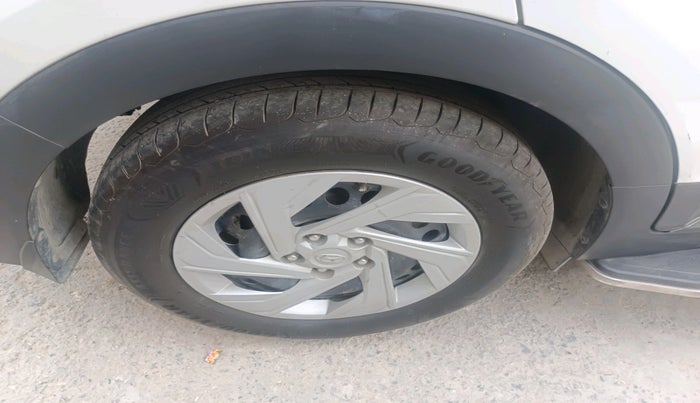 2016 Hyundai Creta S 1.6 PETROL, Petrol, Manual, 82,729 km, tyre