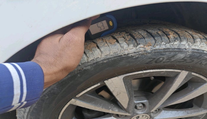 2022 Skoda SLAVIA STYLE 1.0L TSI AT, Petrol, Automatic, 33,640 km, tyre