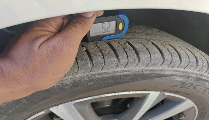 2022 Skoda SLAVIA STYLE 1.0L TSI AT, Petrol, Automatic, 33,640 km, tyre