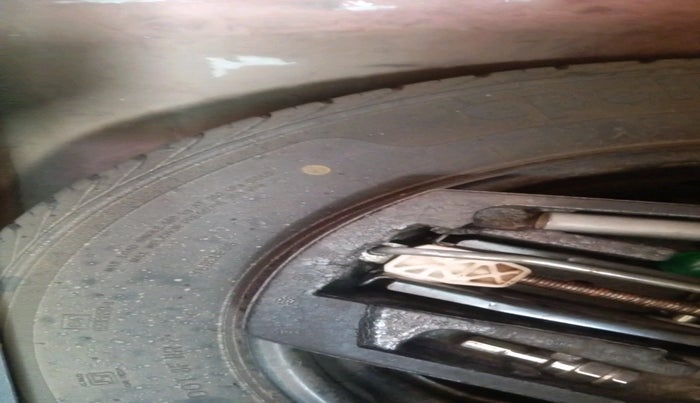 2012 Volkswagen Polo TRENDLINE 1.2L DIESEL, Diesel, Manual, 1,45,445 km, tyre