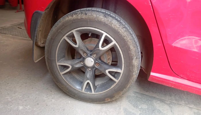 2012 Volkswagen Polo TRENDLINE 1.2L DIESEL, Diesel, Manual, 1,45,445 km, tyre