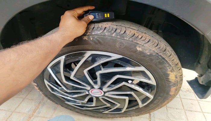 2021 Tata NEXON XMA DIESEL, Diesel, Automatic, 1,40,363 km, tyre