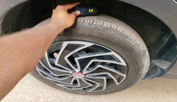 2021 Tata NEXON XMA DIESEL, Diesel, Automatic, 1,40,363 km, tyre