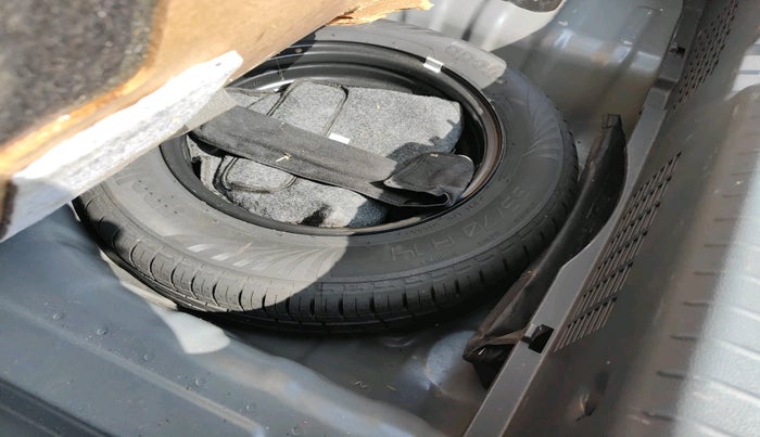 2022 Hyundai GRAND I10 NIOS SPORTZ AMT 1.2 KAPPA VTVT, Petrol, Automatic, 20,639 km, tyre