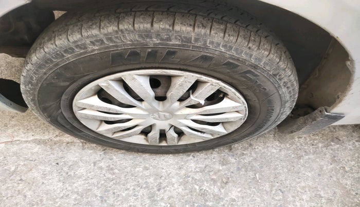 2015 Maruti Swift Dzire VDI, Diesel, Manual, 1,36,735 km, tyre