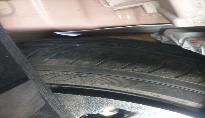 2019 Mahindra XUV300 W8 (O) 1.5 DIESEL, Diesel, Manual, 1,64,932 km, tyre