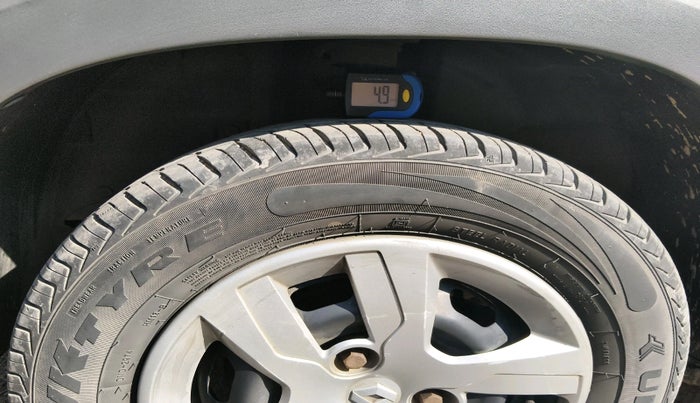 2017 Renault Kwid RXL, Petrol, Manual, 98,767 km, tyre