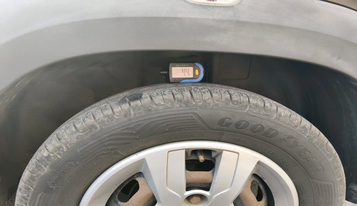 2017 Renault Kwid RXL, Petrol, Manual, 98,767 km, tyre