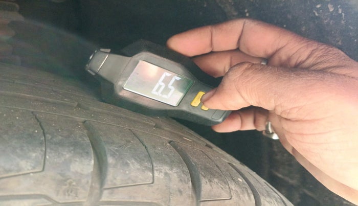 2025 Hyundai ALCAZAR Platinum 7 STR 1.5 Turbo GDi Petrol MT, Petrol, Manual, 6,875 km, tyre