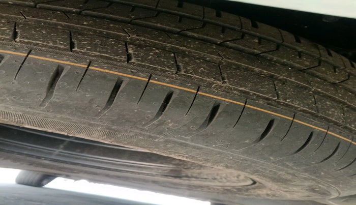 2025 Hyundai ALCAZAR Platinum 7 STR 1.5 Turbo GDi Petrol MT, Petrol, Manual, 6,875 km, tyre