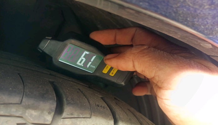 2025 Hyundai ALCAZAR Platinum 7 STR 1.5 Turbo GDi Petrol MT, Petrol, Manual, 6,875 km, tyre