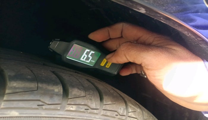 2025 Hyundai ALCAZAR Platinum 7 STR 1.5 Turbo GDi Petrol MT, Petrol, Manual, 6,875 km, tyre