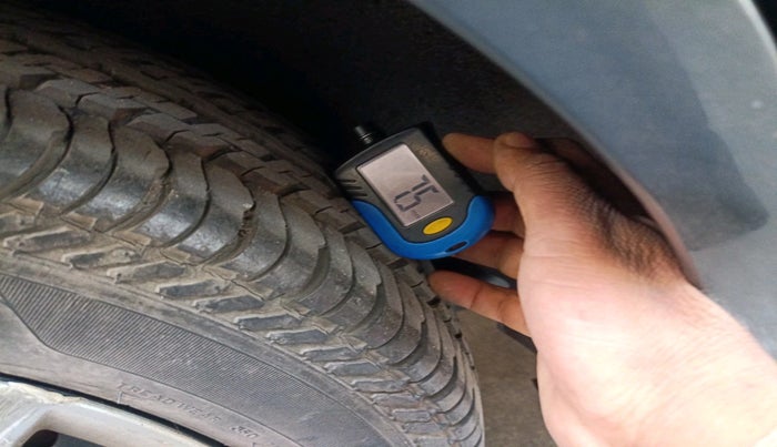 2013 Ford Figo ZXI 1.2 PETROL, Petrol, Manual, 4,445 km, tyre