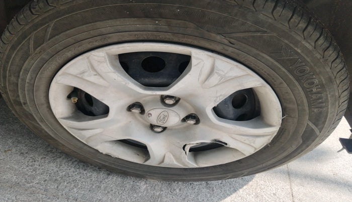 2013 Ford Ecosport TREND 1.5L DIESEL, Diesel, Manual, 1,34,308 km, tyre