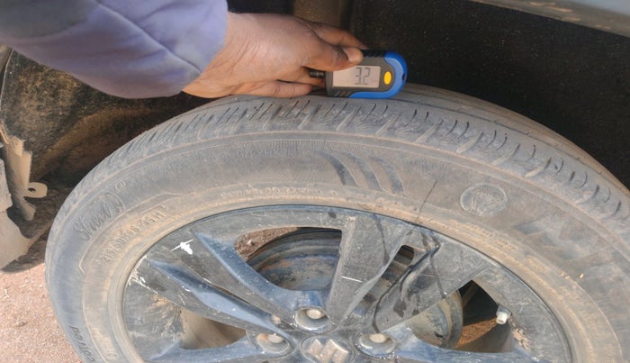 2018 Maruti Vitara Brezza ZDI, Diesel, Manual, 1,59,297 km, tyre