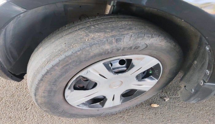 2012 Maruti Swift VDI, Diesel, Manual, 1,30,975 km, tyre