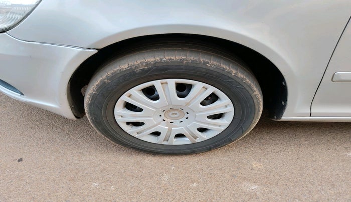 2011 Skoda Laura CLASSIC 1.8 TSI, Petrol, Manual, 1,27,792 km, tyre