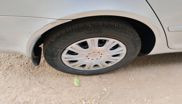 2011 Skoda Laura CLASSIC 1.8 TSI, Petrol, Manual, 1,27,792 km, tyre