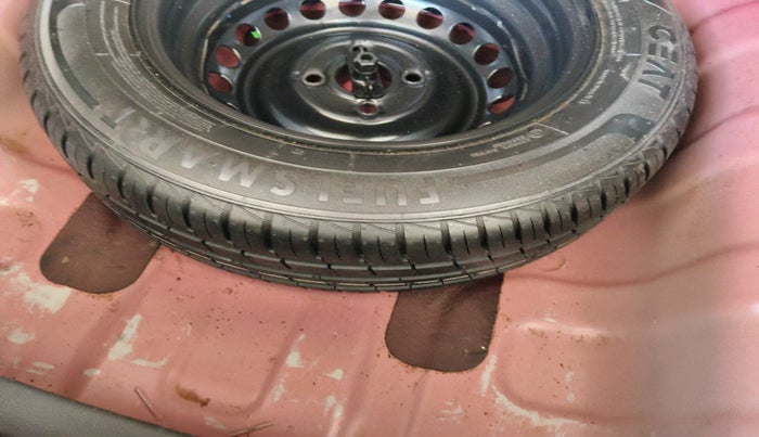 2020 Hyundai AURA SX PLUS 1.2 AMT, Petrol, Automatic, 44,228 km, tyre