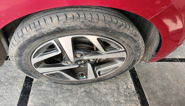 2020 Hyundai AURA SX PLUS 1.2 AMT, Petrol, Automatic, 44,228 km, tyre