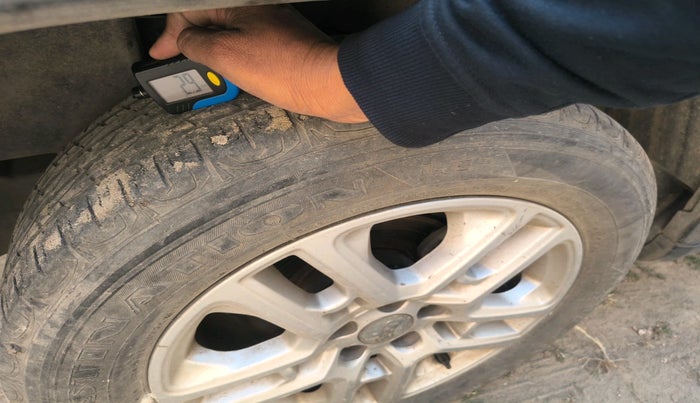 2018 Jeep Compass LIMITED 2.0 DIESEL, Diesel, Manual, 1,28,561 km, tyre