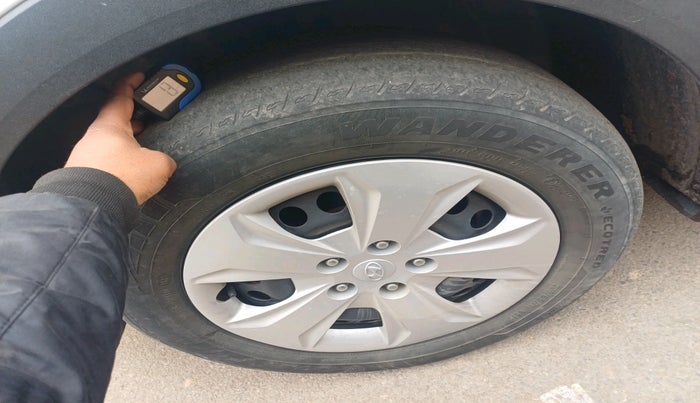 2018 Hyundai Creta E PLUS 1.4 DIESEL, Diesel, Manual, 1,18,575 km, tyre