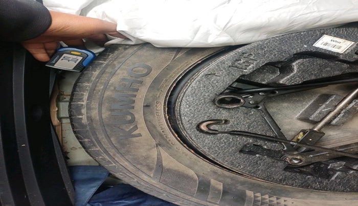 2018 Hyundai Creta E PLUS 1.4 DIESEL, Diesel, Manual, 1,18,575 km, tyre