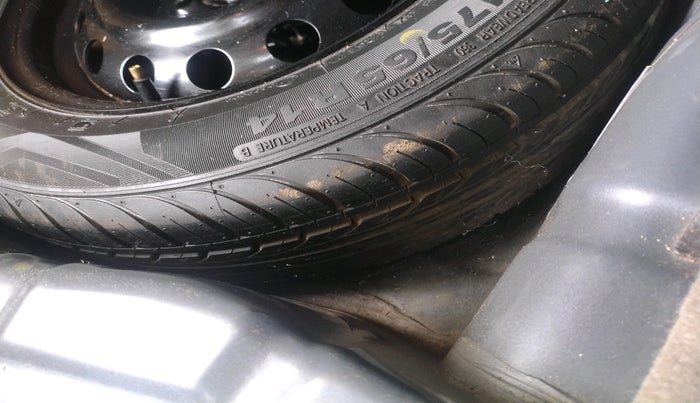 2017 Ford Figo Aspire Titanium 1.2 Ti-VCT Opt, Petrol, Manual, 58,748 km, tyre