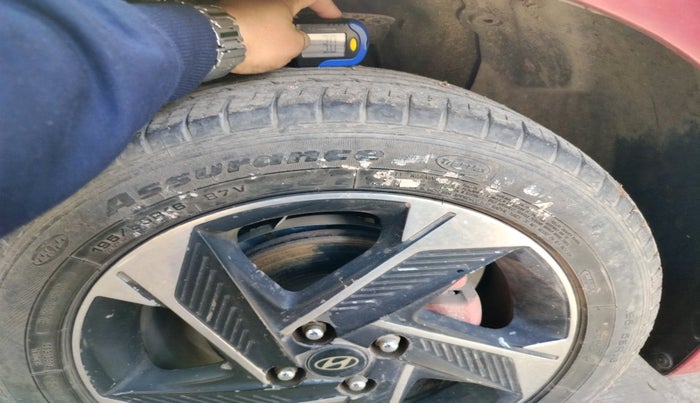 2017 Hyundai Elite i20 SPORTZ 1.2, Petrol, Manual, 60,169 km, tyre