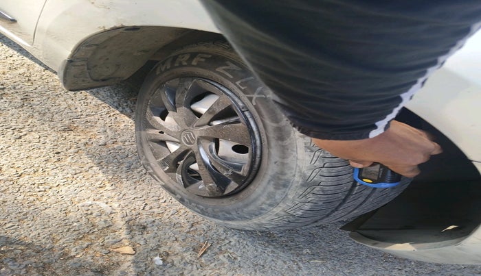 2021 Maruti Swift LXI, Petrol, Manual, 79,225 km, tyre