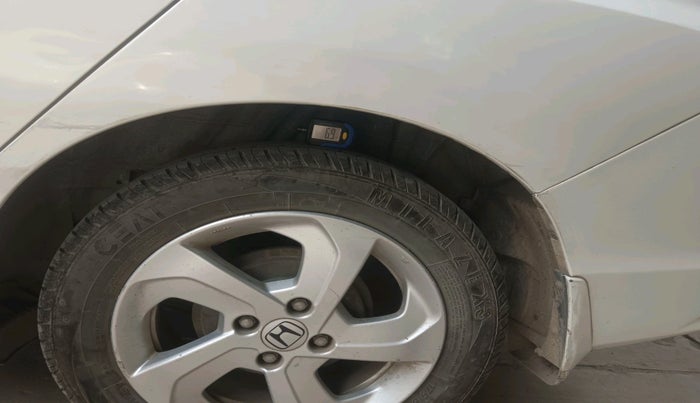 2015 Honda City 1.5L I-VTEC VX CVT, Petrol, Automatic, 1,47,795 km, tyre