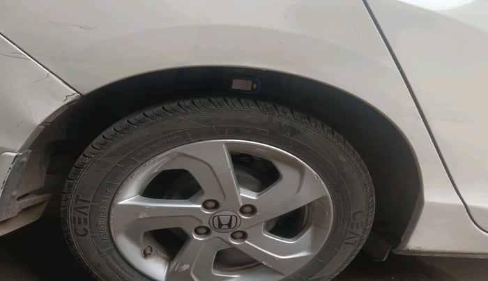 2015 Honda City 1.5L I-VTEC VX CVT, Petrol, Automatic, 1,47,795 km, tyre