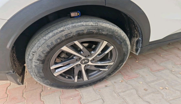 2023 Mahindra XUV700 AX 5 D MT 7 STR, Diesel, Manual, 53,847 km, tyre