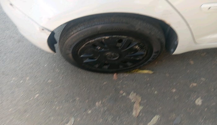 2011 Maruti Swift VDI, Diesel, Manual, 1,16,318 km, tyre