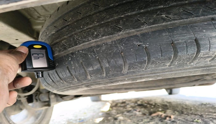 2022 KIA CARENS PRESTIGE PLUS 1.4 PETROL 7 STR, Petrol, Manual, 46,704 km, tyre