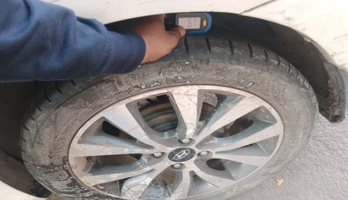 2016 Hyundai Verna 1.6 VTVT SX AT, Petrol, Automatic, 84,584 km, tyre