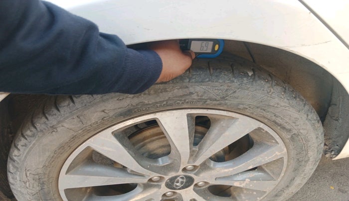 2016 Hyundai Verna 1.6 VTVT SX AT, Petrol, Automatic, 84,584 km, tyre