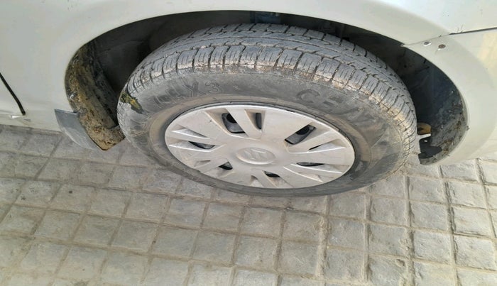 2014 Maruti Swift VXI, Petrol, Manual, 49,766 km, tyre