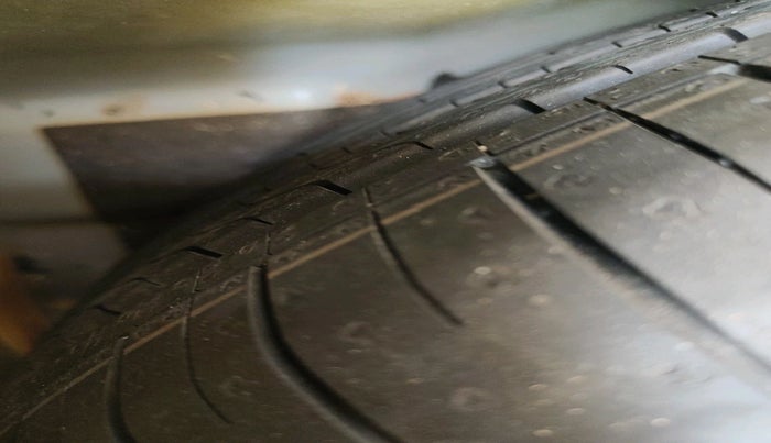 2021 Volkswagen TAIGUN TOPLINE 1.0 TSI MT, Petrol, Manual, 1,19,962 km, tyre