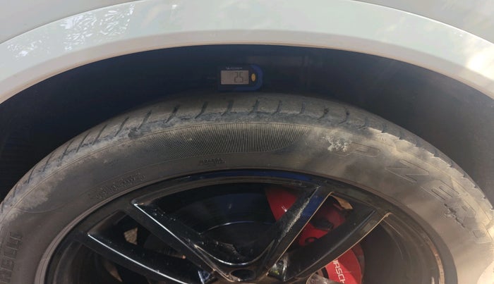 2021 Porsche Cayenne V6 TIPTRONIC, Petrol, Automatic, 32,740 km, tyre