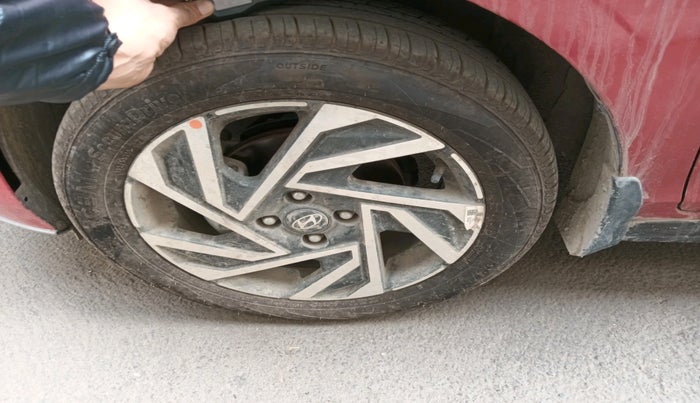 2023 Hyundai NEW I20 ASTA 1.2 MT, Petrol, Manual, 15,777 km, tyre