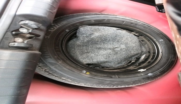 2023 Hyundai NEW I20 ASTA 1.2 MT, Petrol, Manual, 15,777 km, tyre