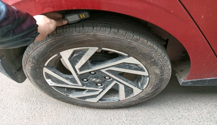 2023 Hyundai NEW I20 ASTA 1.2 MT, Petrol, Manual, 15,777 km, tyre