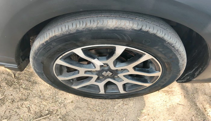 2022 Maruti XL6 ALPHA MT, Petrol, Manual, 66,348 km, tyre