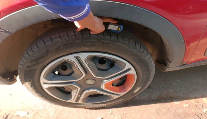 2019 Tata NEXON XM PETROL, Petrol, Manual, 80,397 km, tyre