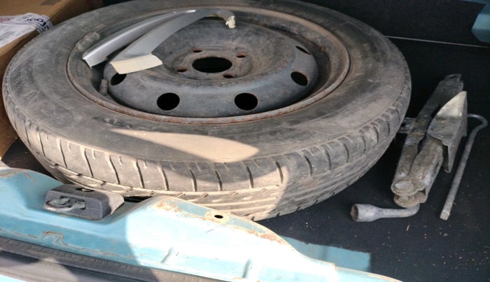 2013 Mahindra Verito Vibe CS 1.5 D4, Diesel, Manual, 79,951 km, tyre