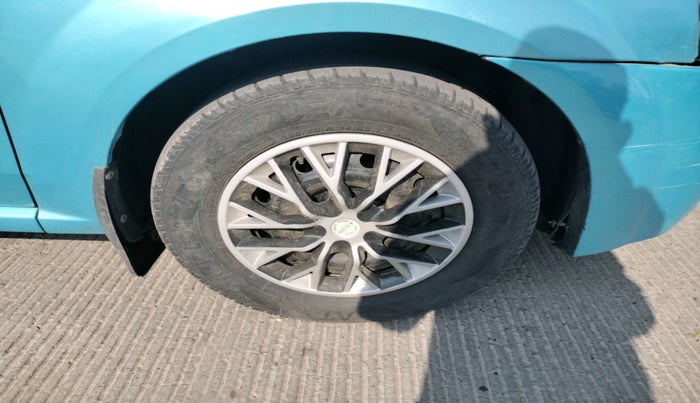 2013 Mahindra Verito Vibe CS 1.5 D4, Diesel, Manual, 79,951 km, tyre