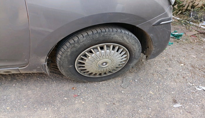 2012 Hyundai Eon ERA +, Petrol, Manual, 1,31,787 km, tyre