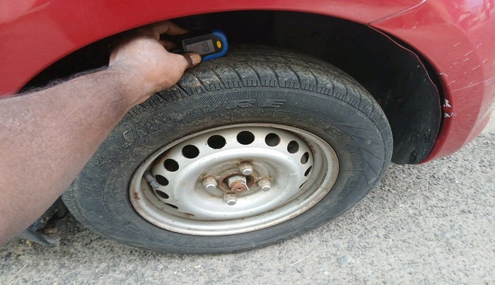 2013 Nissan Micra Active XL, Petrol, Manual, 33,990 km, tyre