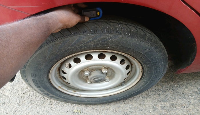 2013 Nissan Micra Active XL, Petrol, Manual, 33,990 km, tyre